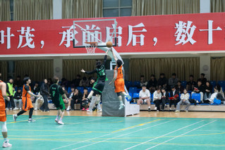 我校2026年“校长杯”篮球联...